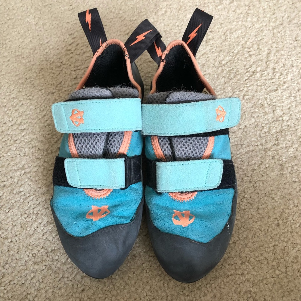 Evolv Rock Climbing Shoes Size 7